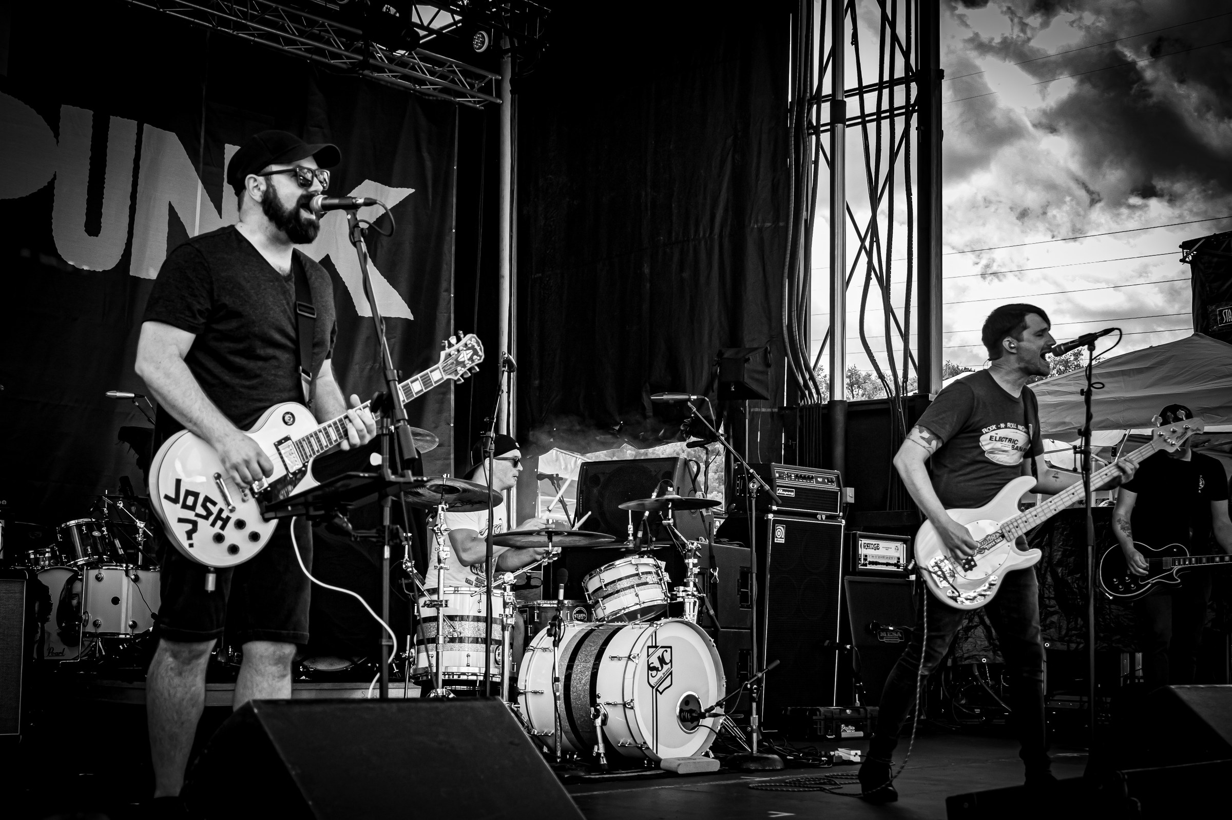 Look Out Loretta live at Four Chord Music Fest 9 2023, photo 2 by Don Jilla