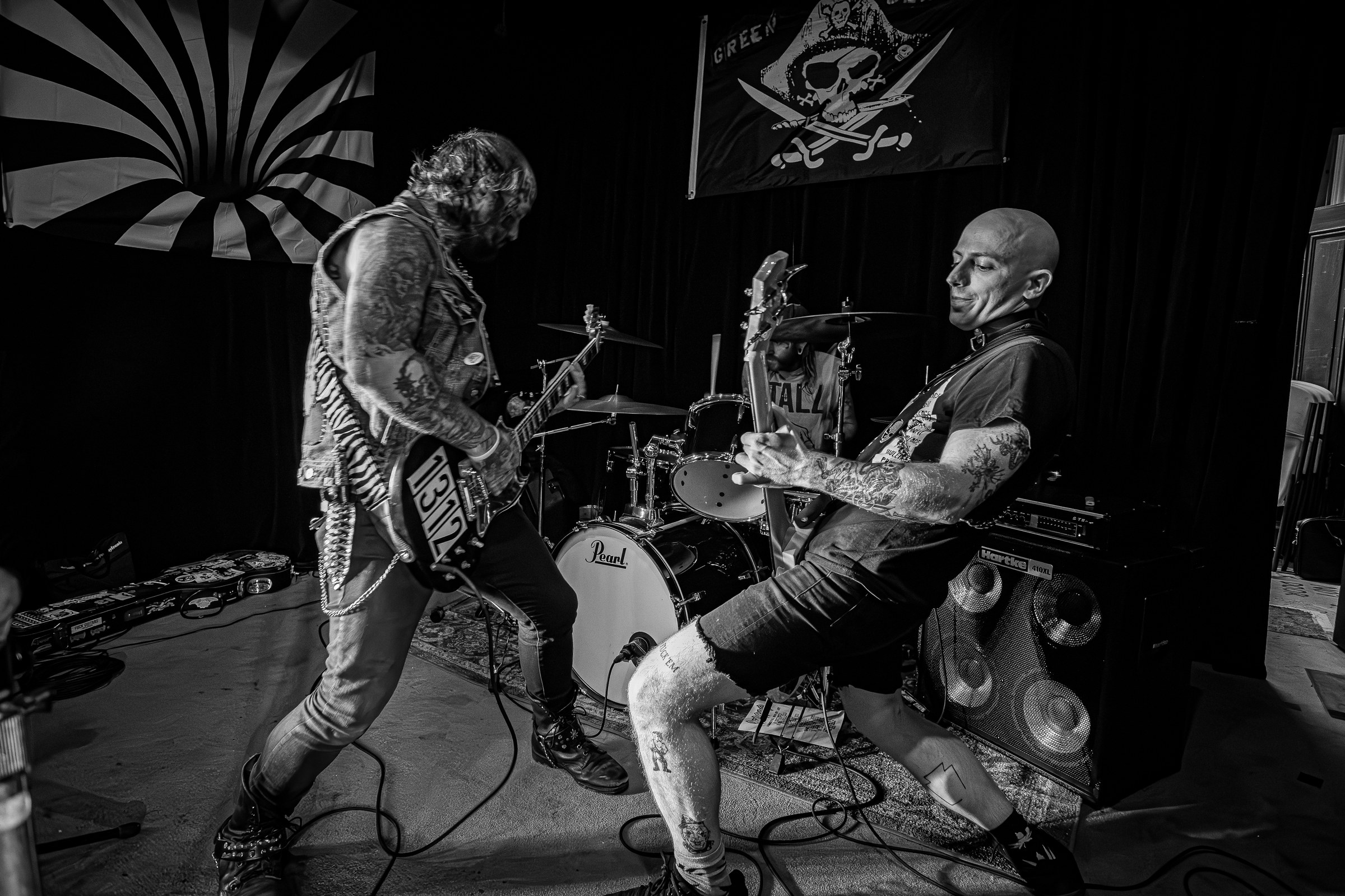 Razorblade live at Green Beacon Gallery Show 2024, photo 11 by Don Jilla