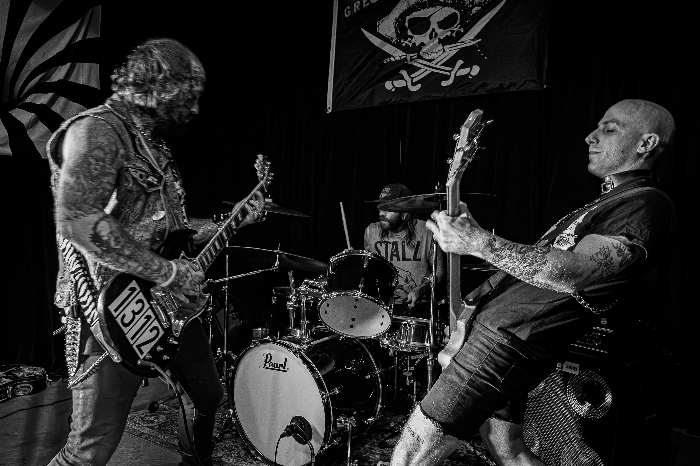 Razorblade live at Green Beacon Gallery Show 2024, photo 12 by Don Jilla