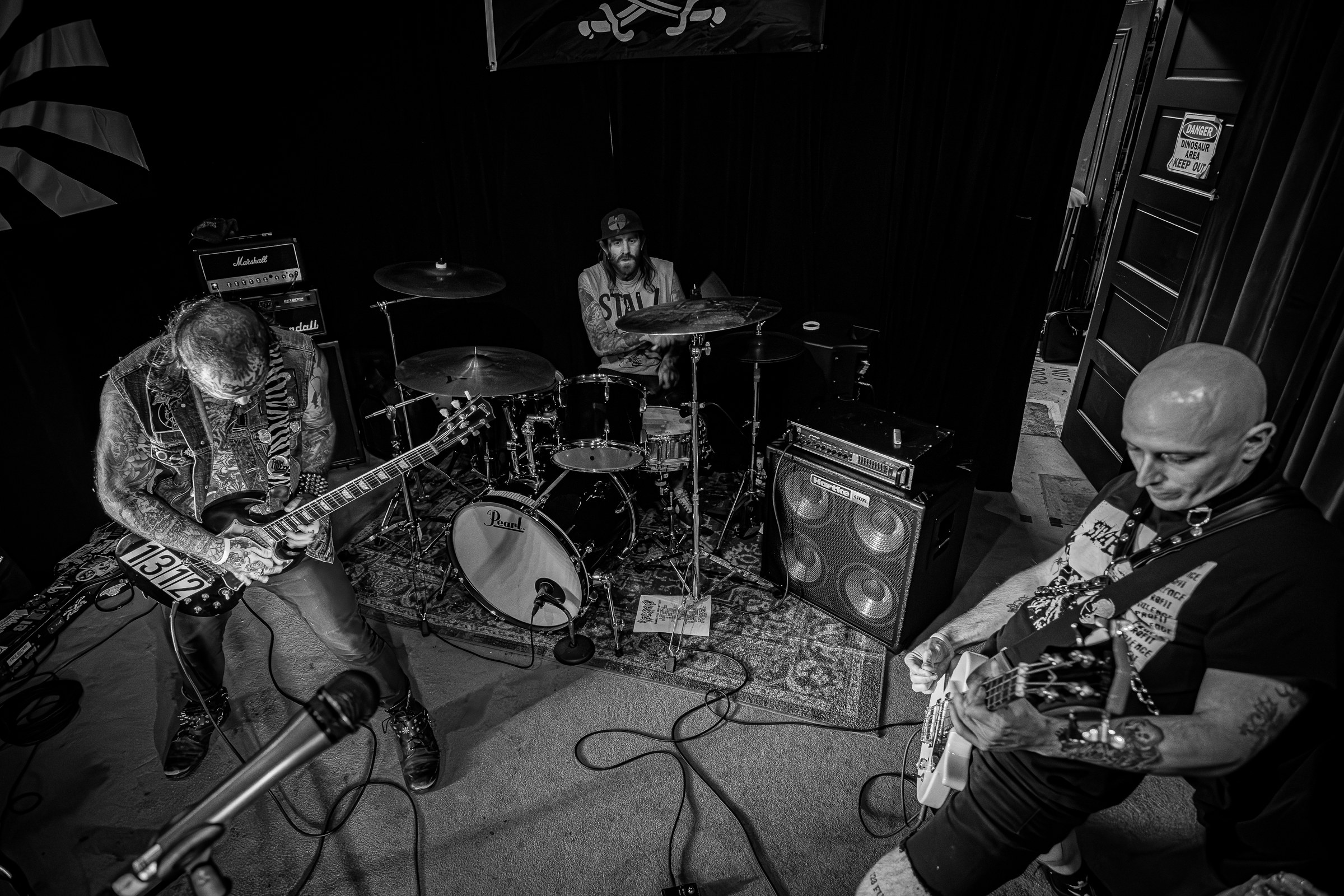Razorblade live at Green Beacon Gallery Show 2024, photo 14 by Don Jilla