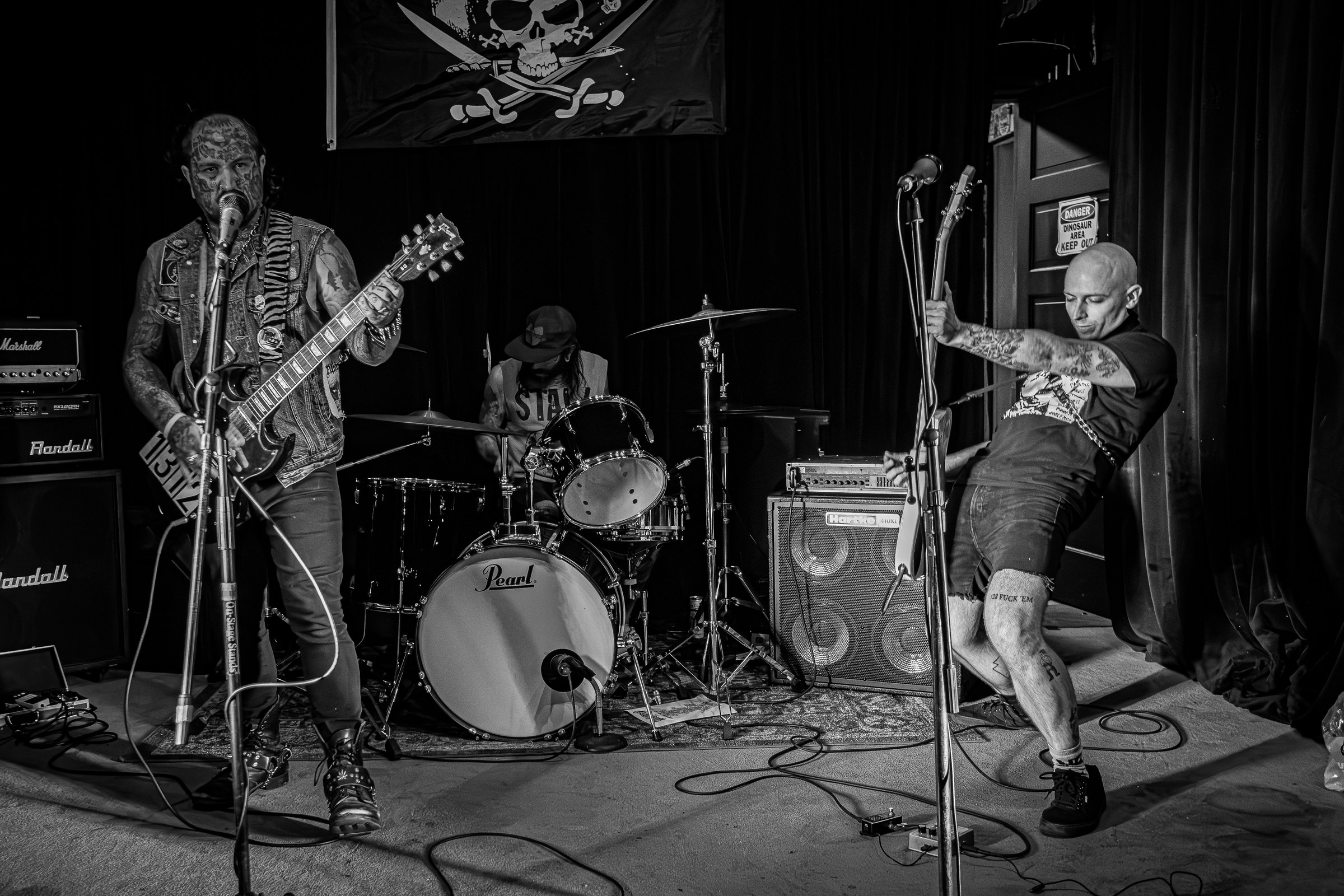 Razorblade live at Green Beacon Gallery Show 2024, photo 17 by Don Jilla