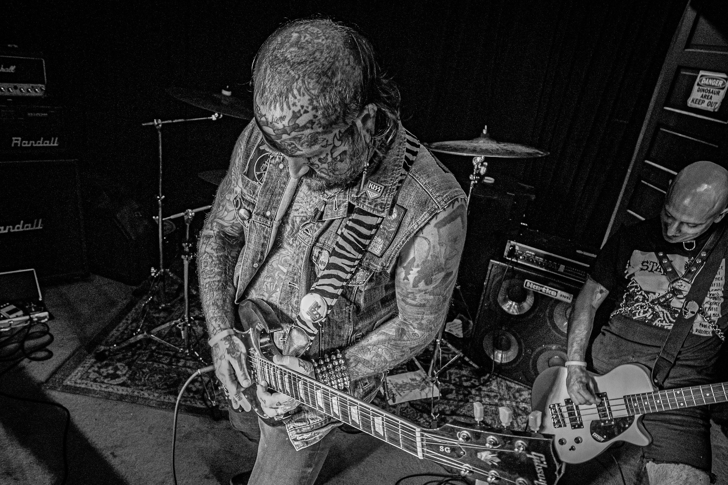 Razorblade live at Green Beacon Gallery Show 2024, photo 19 by Don Jilla