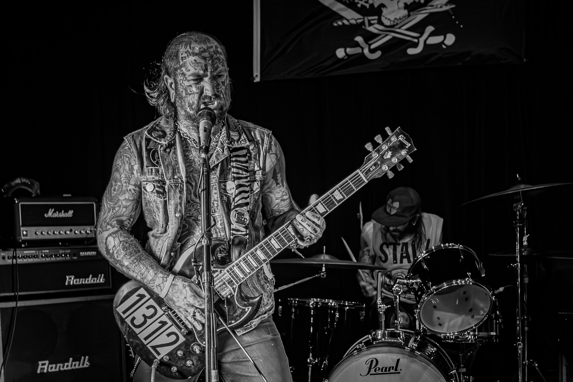 Razorblade live at Green Beacon Gallery Show 2024, photo 21 by Don Jilla