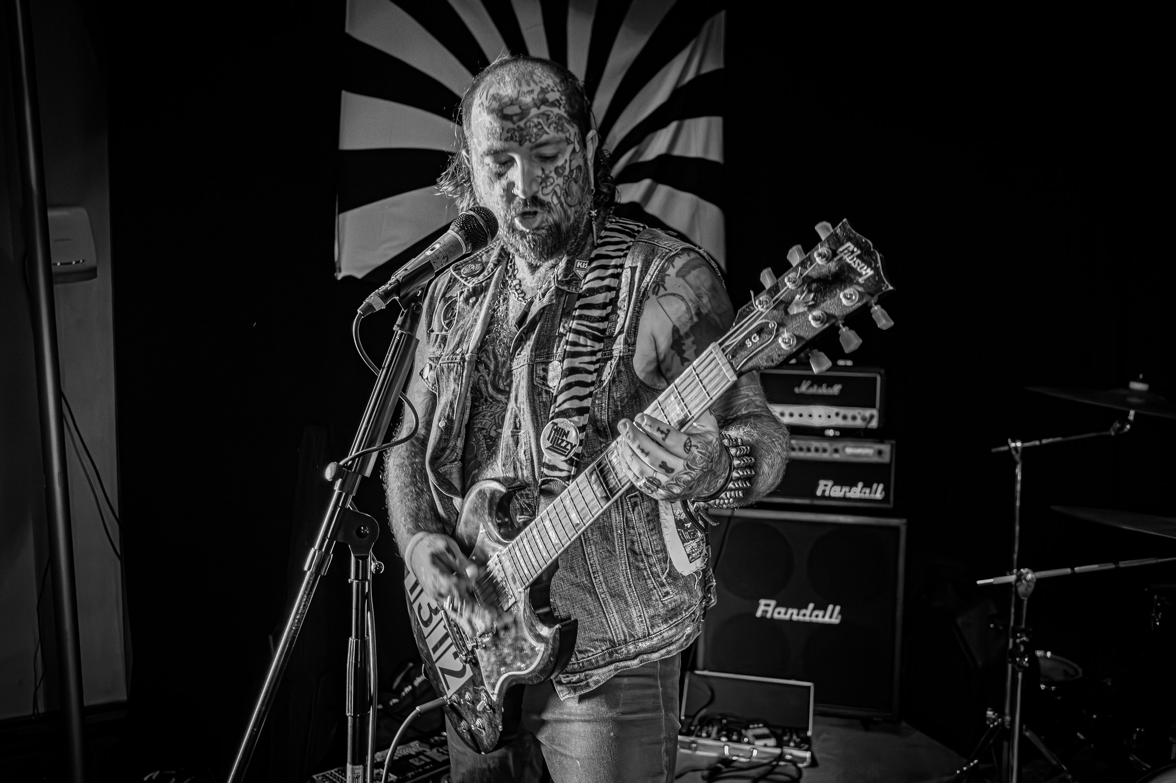 Razorblade live at Green Beacon Gallery Show 2024, photo 8 by Don Jilla
