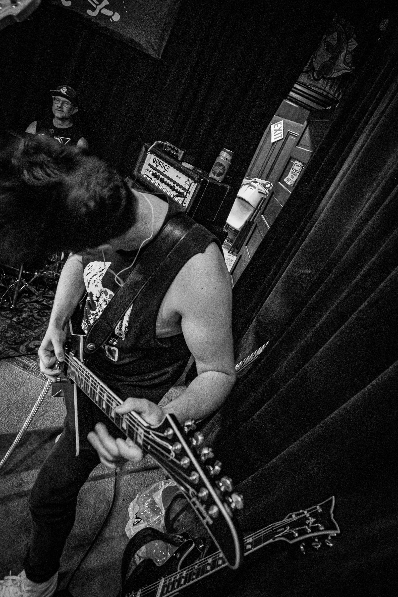 Star Viper live at Green Beacon Gallery Show 2024, photo 16 by Don Jilla