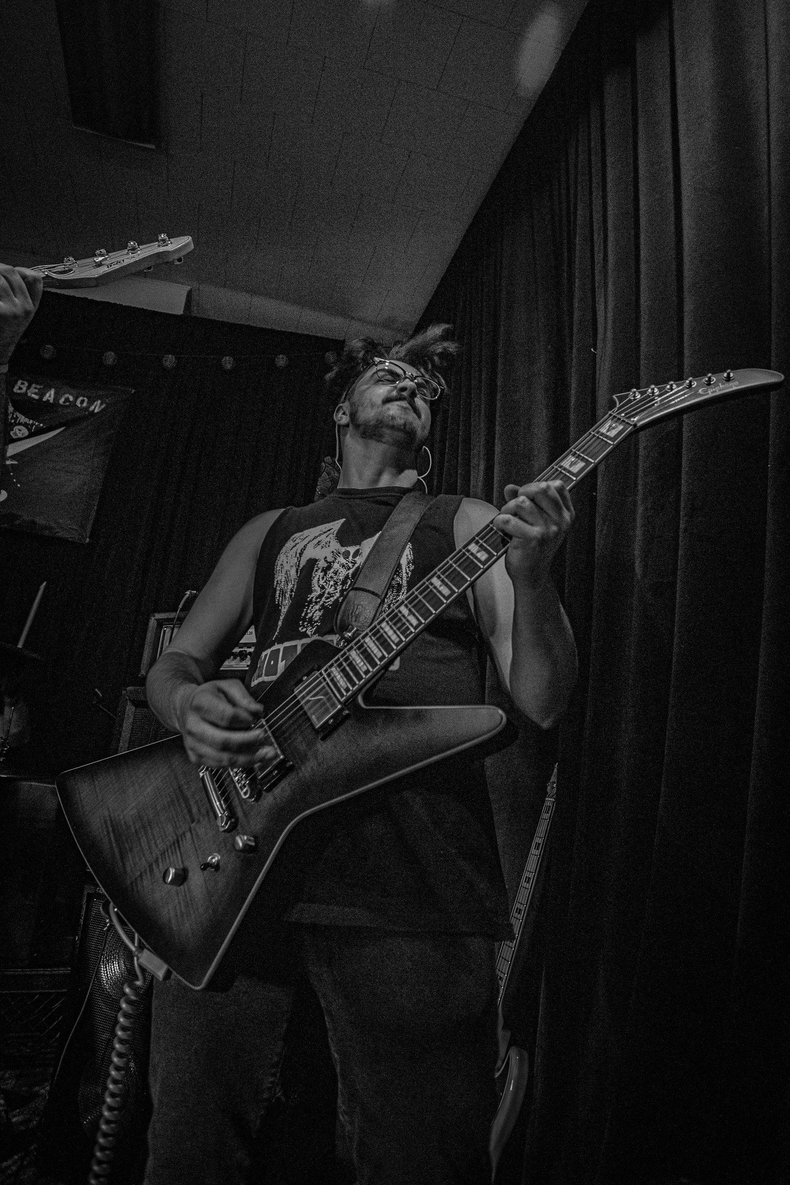 Star Viper live at Green Beacon Gallery Show 2024, photo 23 by Don Jilla